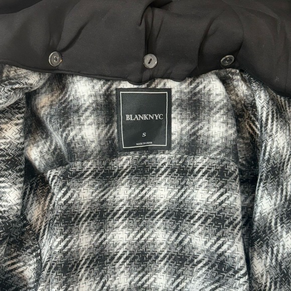 BLANKNYC Hooded Shirt Jacket Small Black White Plaid Flannel Button Front - Picture 11 of 12
